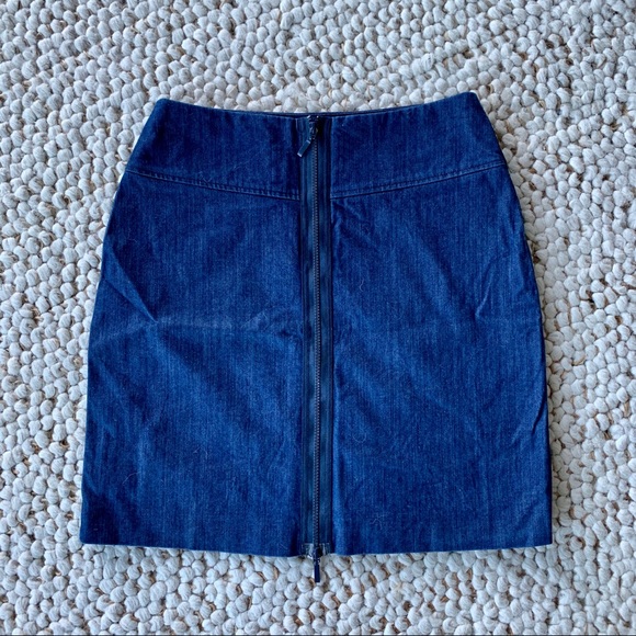 Longer jean skirt - Picture 2 of 4